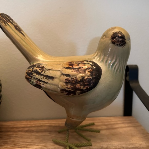 Bird decor - ceramic with metal feet 6" x 5.5" - Picture 5 of 7